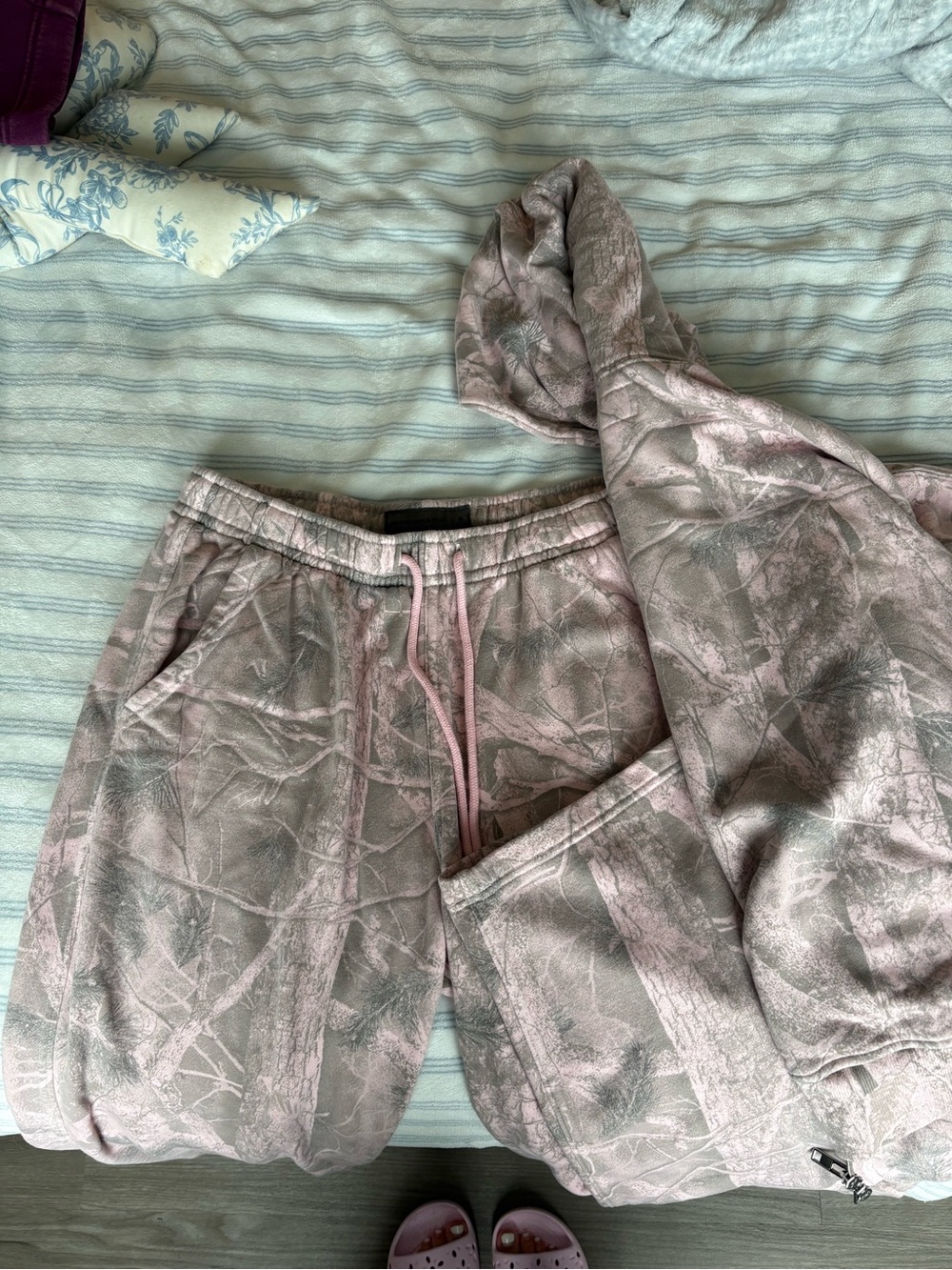 Abercrombie & Fitch Pink Camo zip up and sweatpants